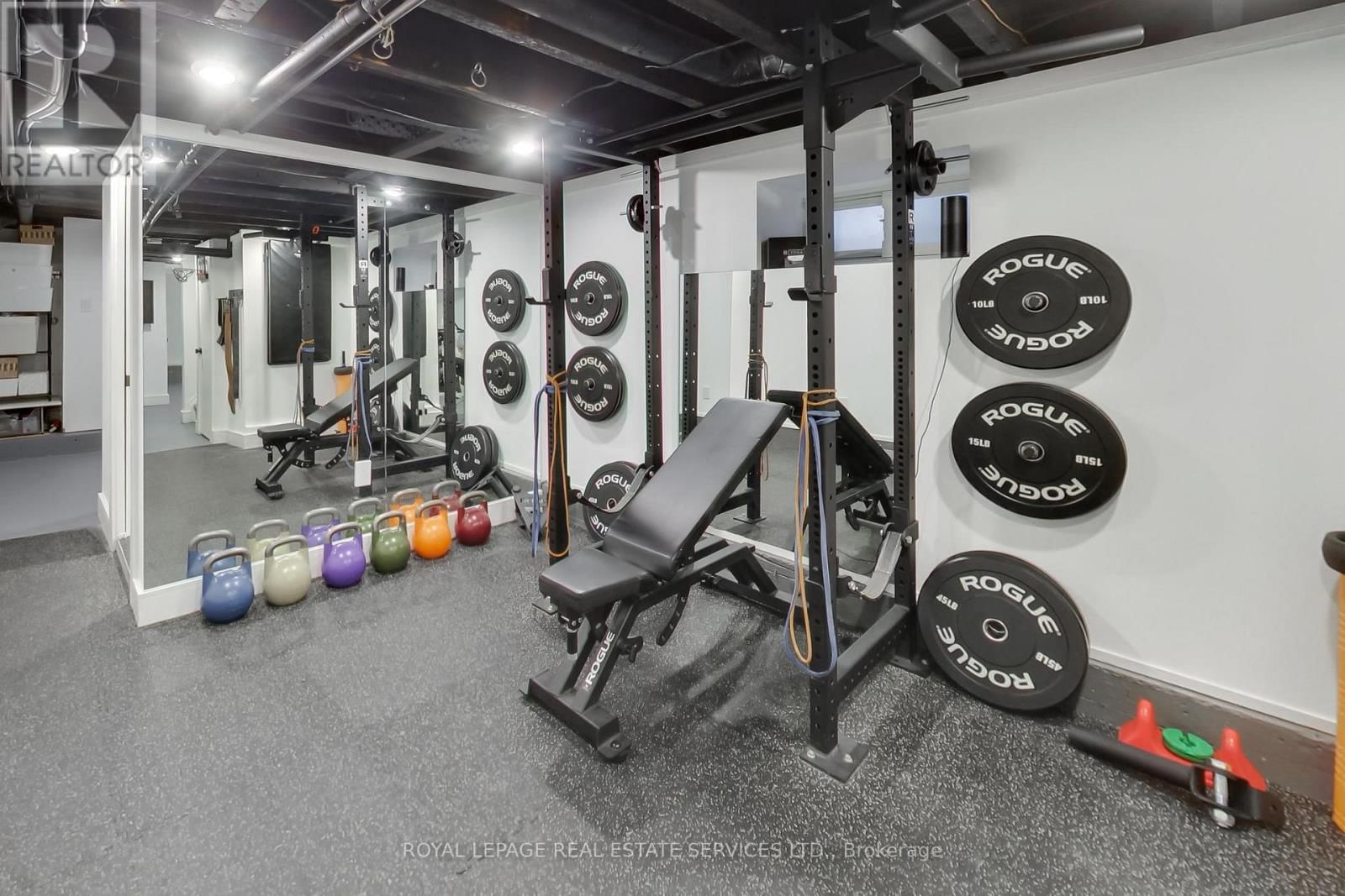 227 HOWLAND AVENUE Image 35