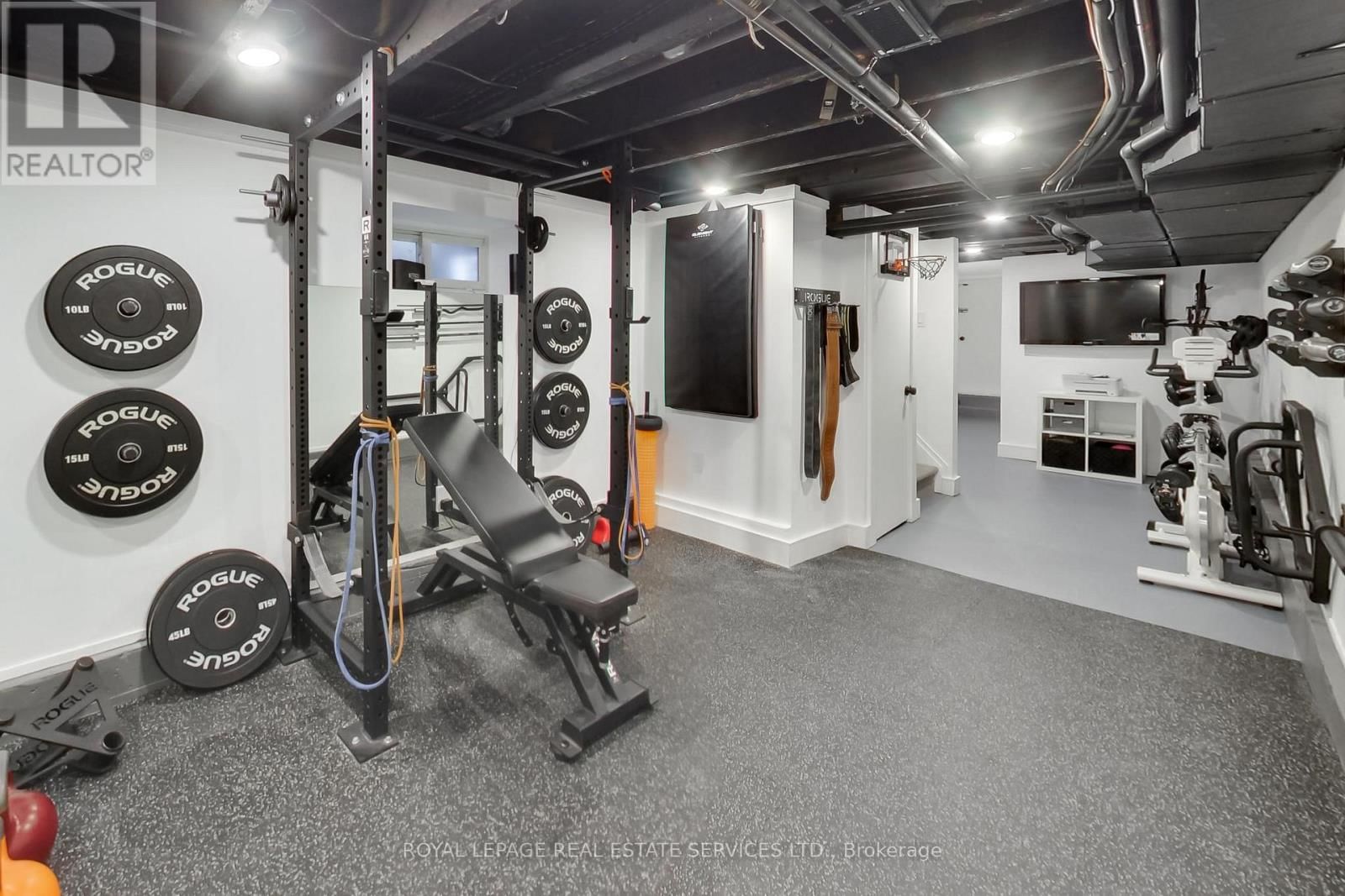 227 HOWLAND AVENUE Image 36