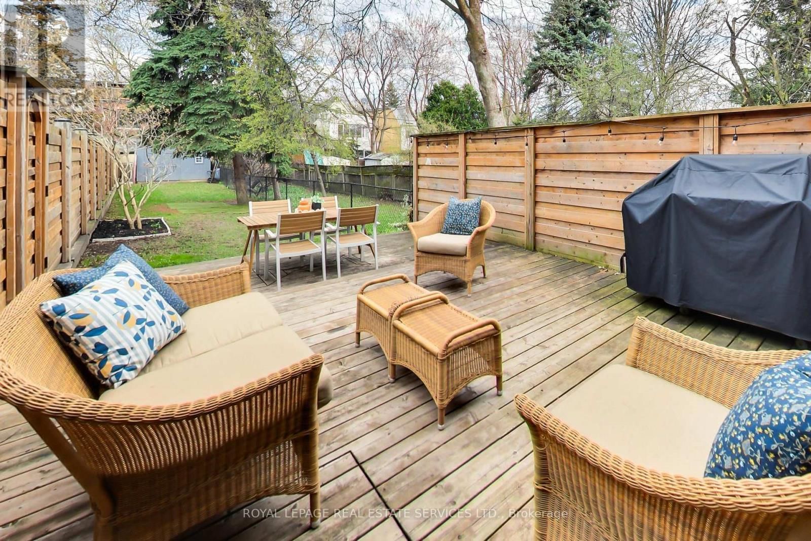 227 HOWLAND AVENUE Image 38