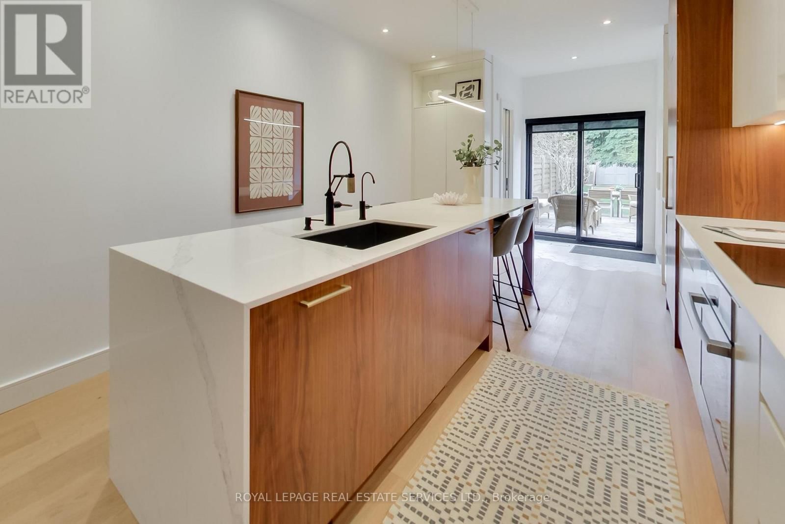 227 HOWLAND AVENUE Image 8