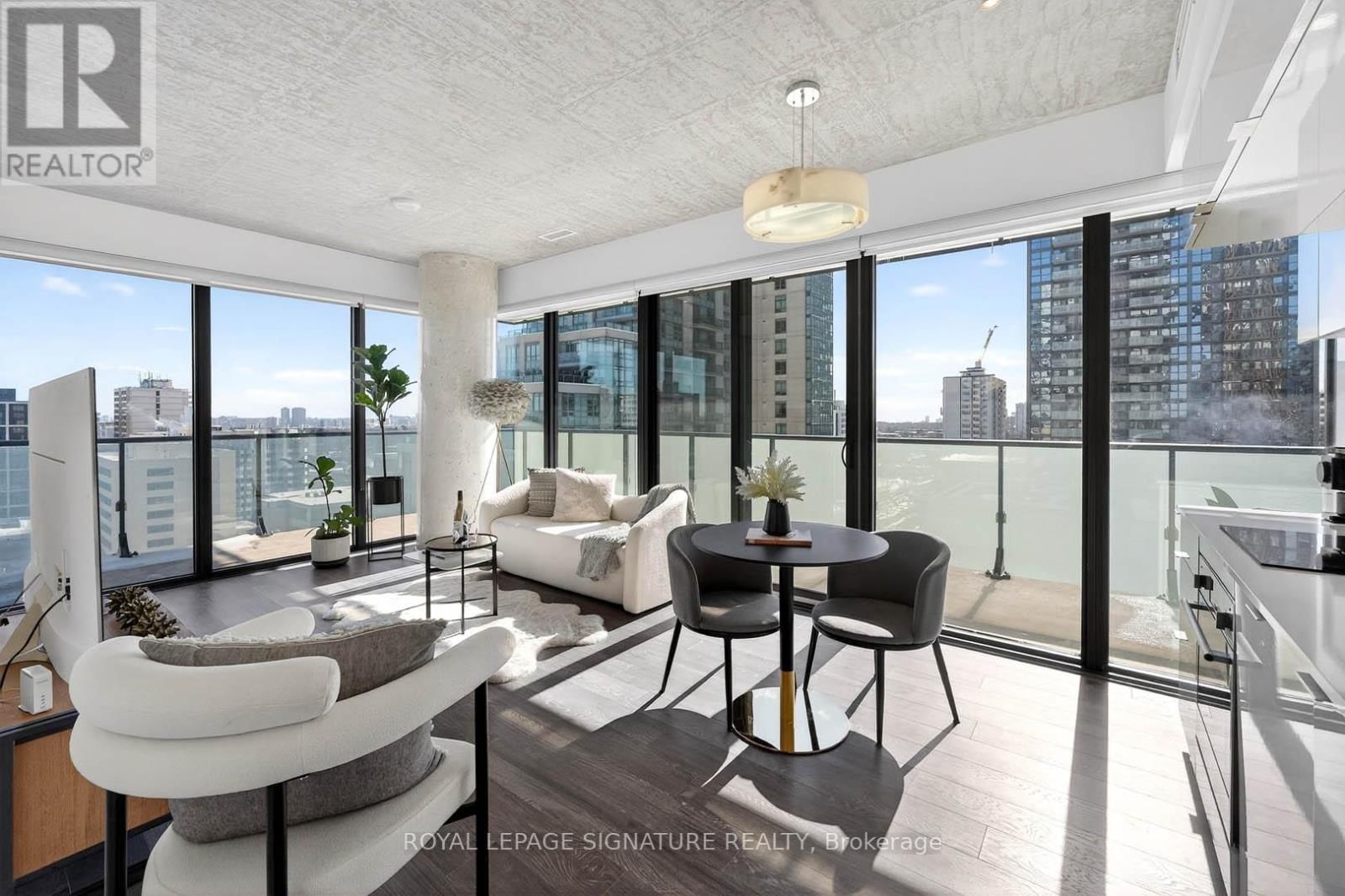 1110 - 185 ROEHAMPTON AVENUE Image 1