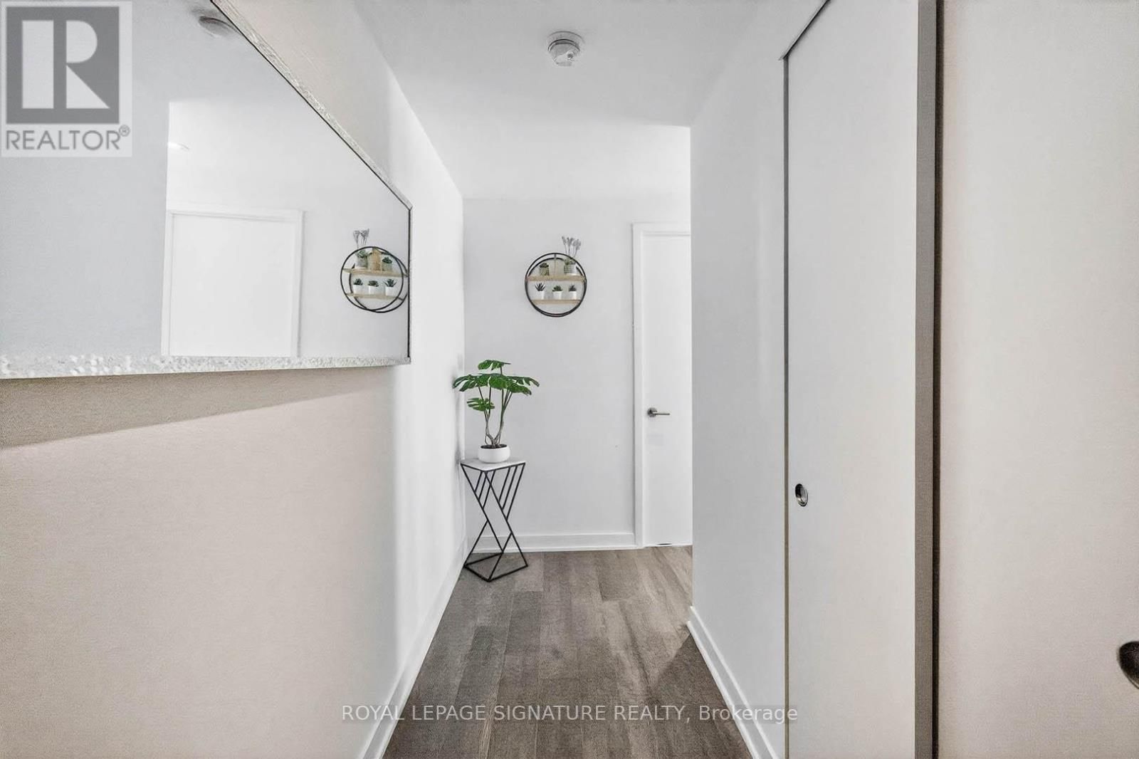 1110 - 185 ROEHAMPTON AVENUE Image 11