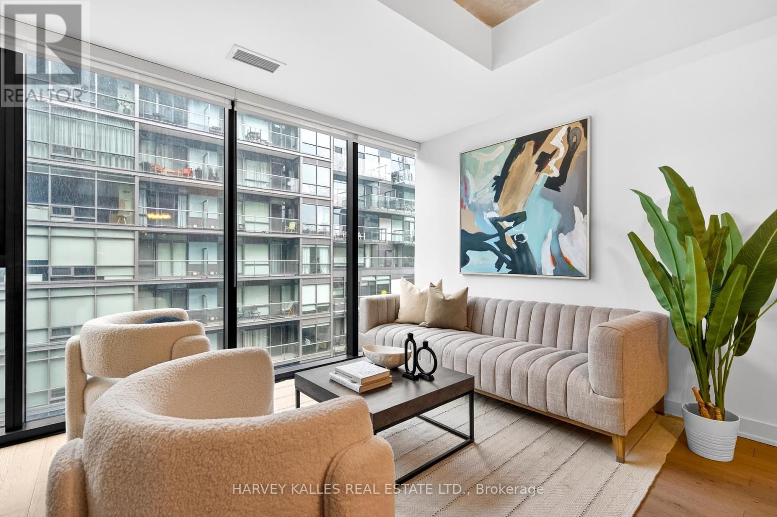 604 - 38 STEWART STREET Image 16