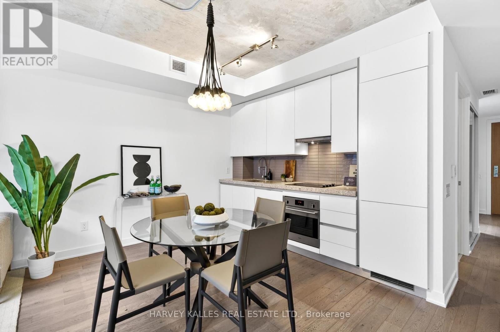 604 - 38 STEWART STREET Image 21