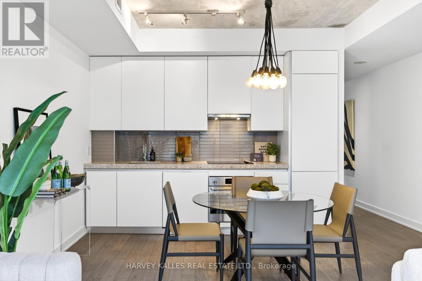 604 - 38 STEWART STREET Image 24