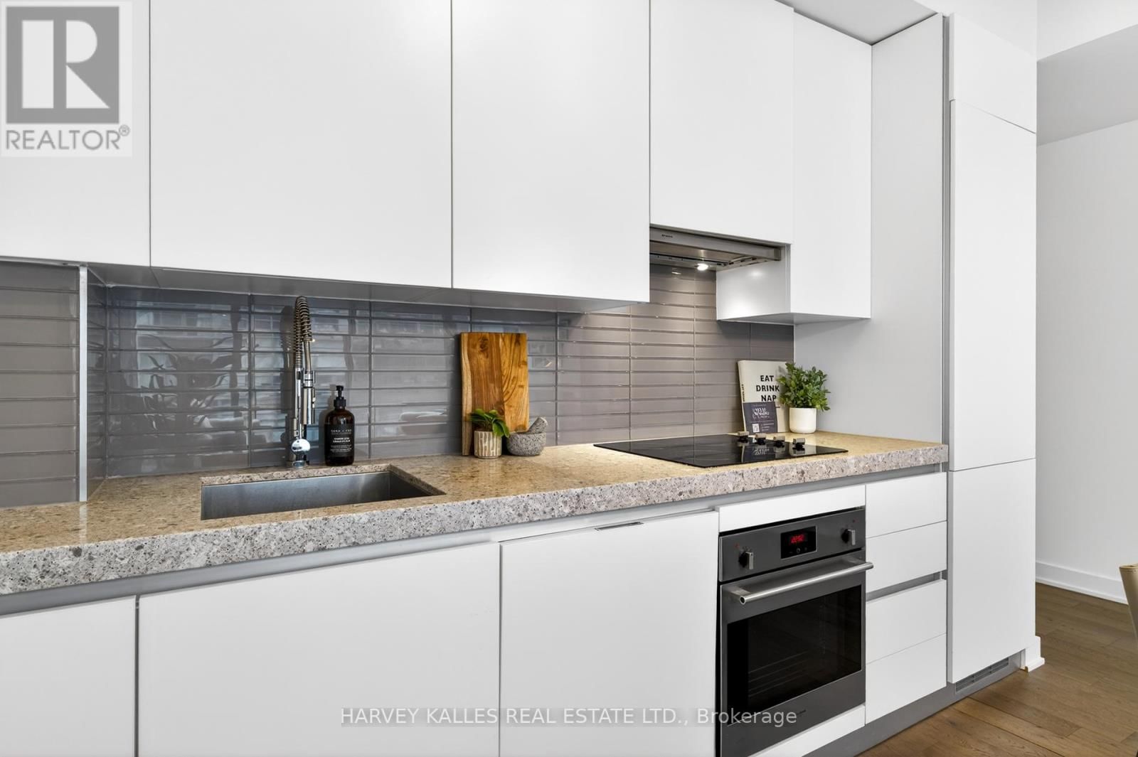 604 - 38 STEWART STREET Image 29