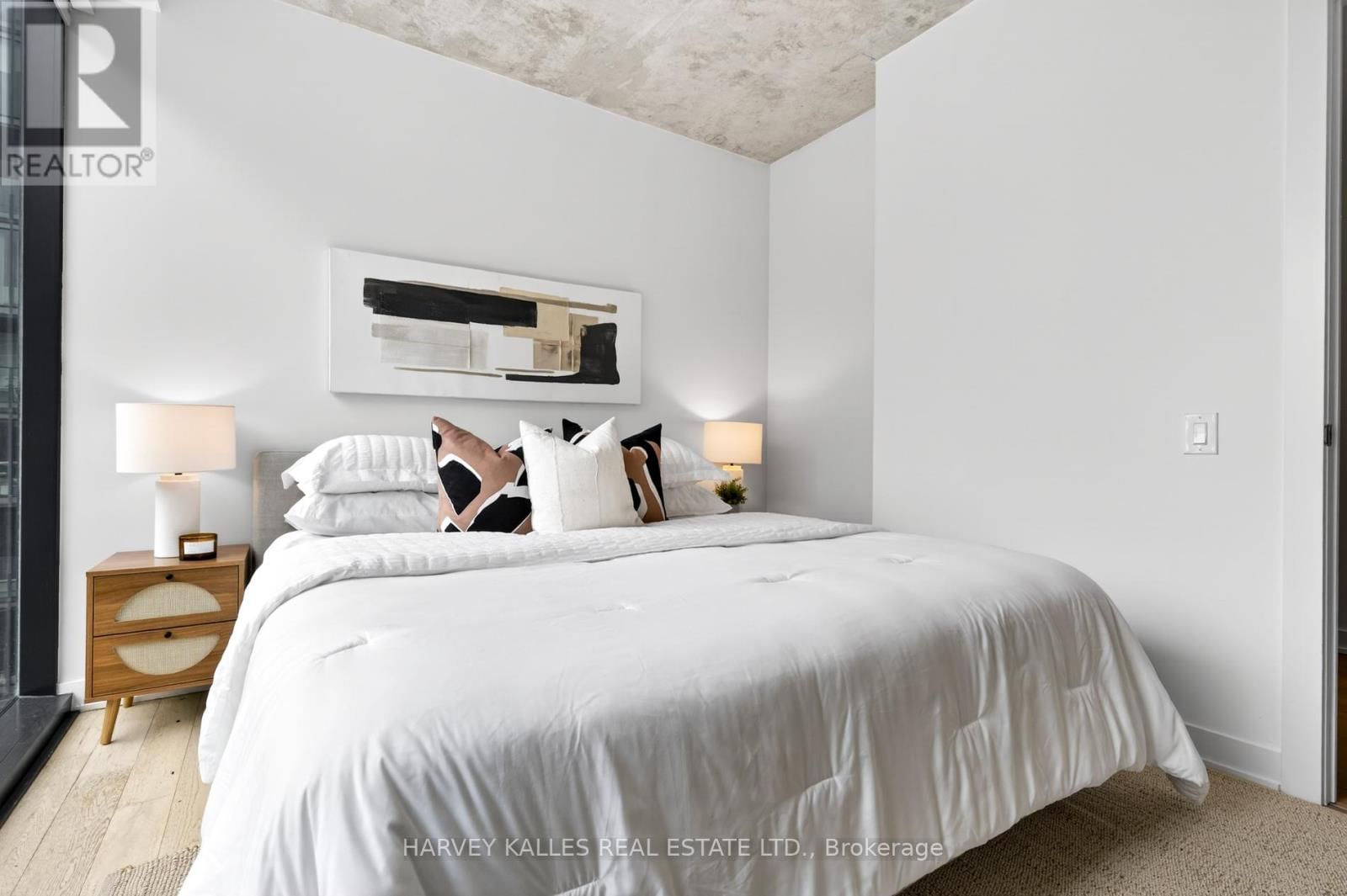 604 - 38 STEWART STREET Image 8