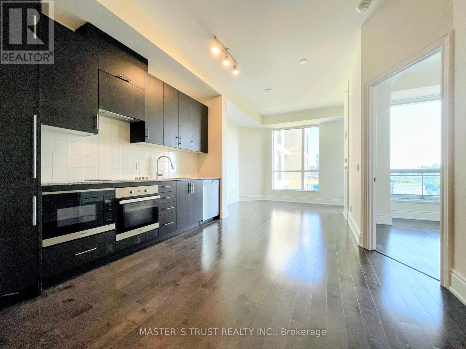 917 - 23 GLEBE ROAD WEST Image 1