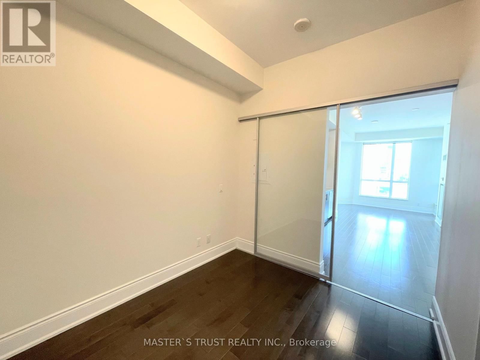 917 - 23 GLEBE ROAD WEST Image 11