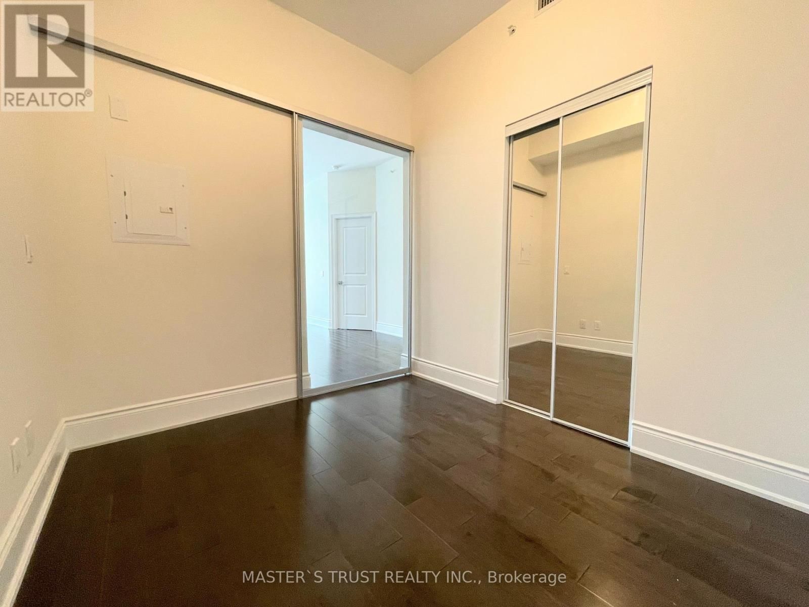 917 - 23 GLEBE ROAD WEST Image 12