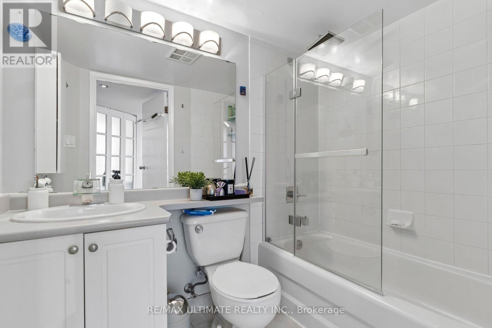 1216 - 650 QUEENS QUAY WEST Image 15