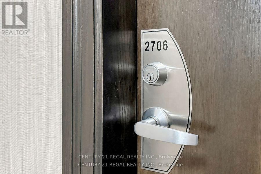 2706 - 19 GRAND TRUNK CRESCENT Image 13