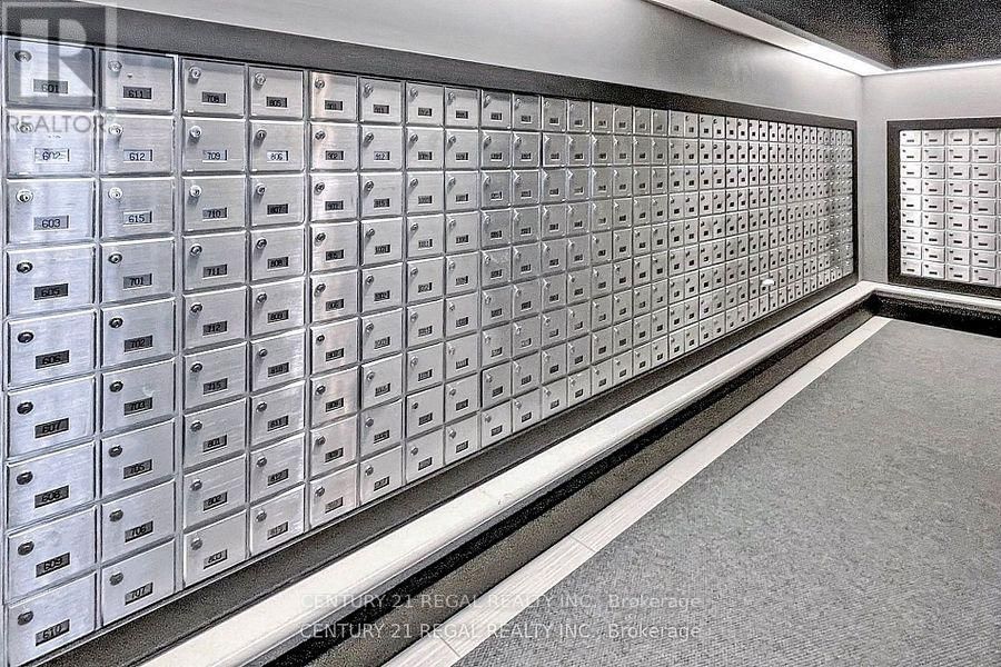 2706 - 19 GRAND TRUNK CRESCENT Image 17