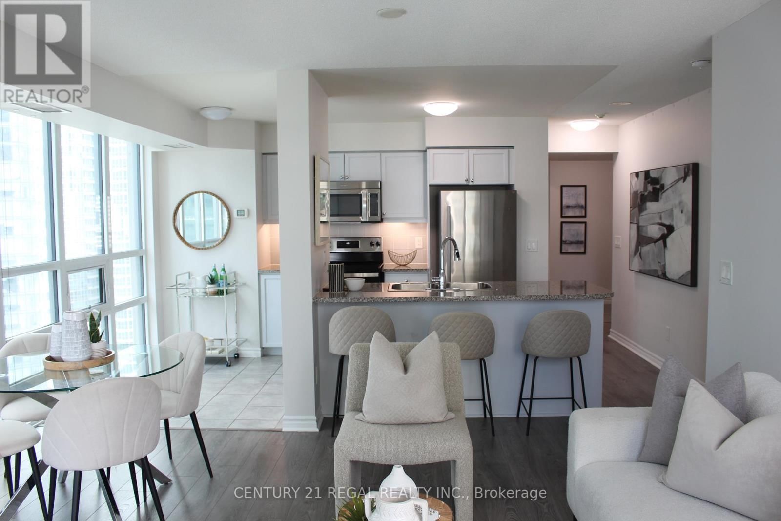 2706 - 19 GRAND TRUNK CRESCENT Image 22