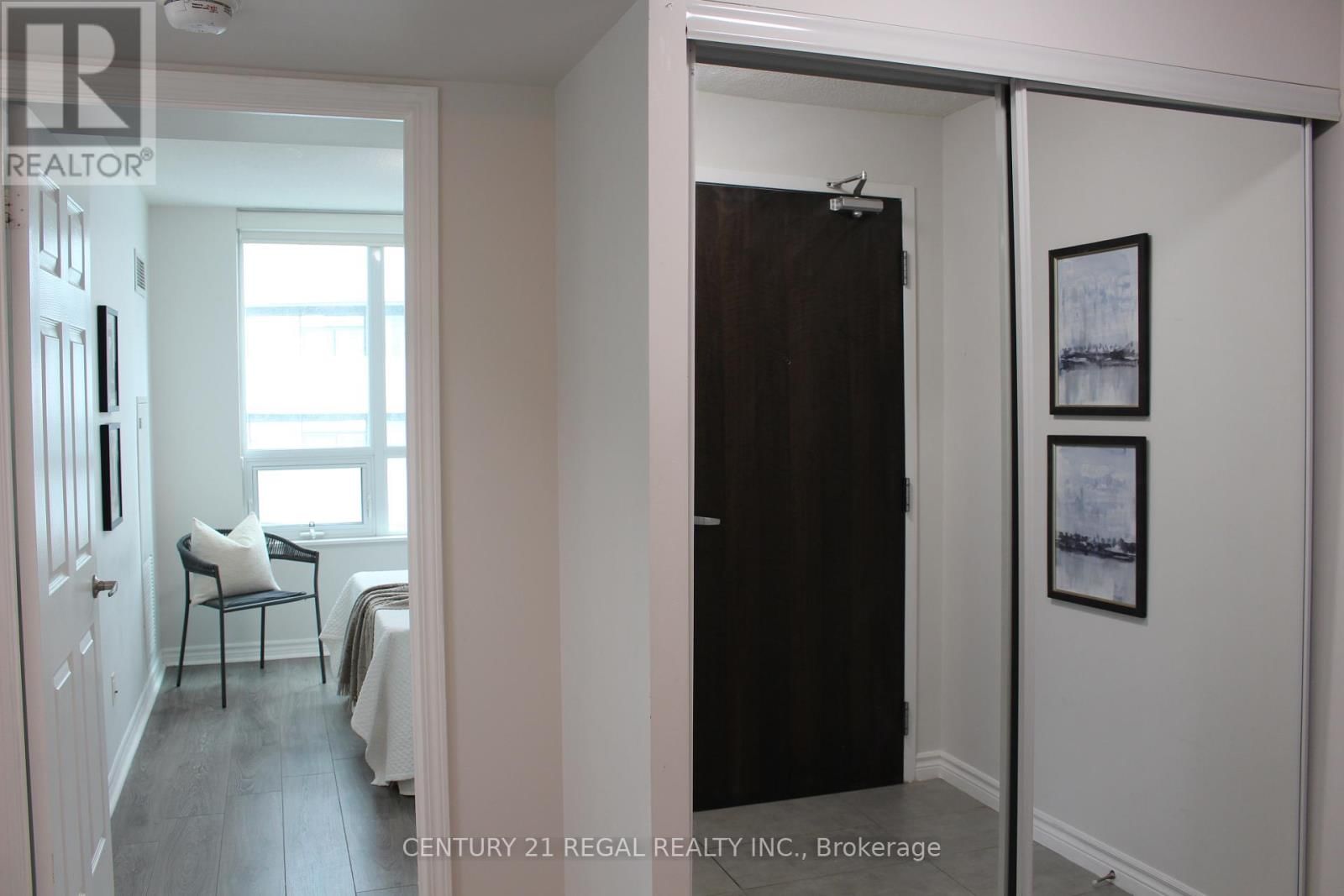 2706 - 19 GRAND TRUNK CRESCENT Image 43