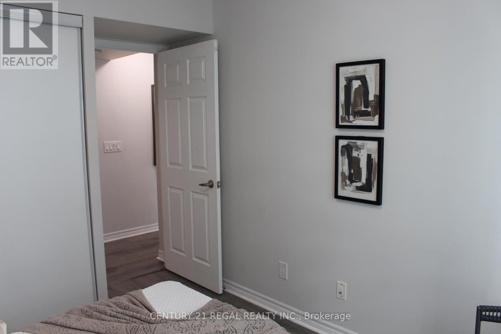 2706 - 19 GRAND TRUNK CRESCENT Image 47