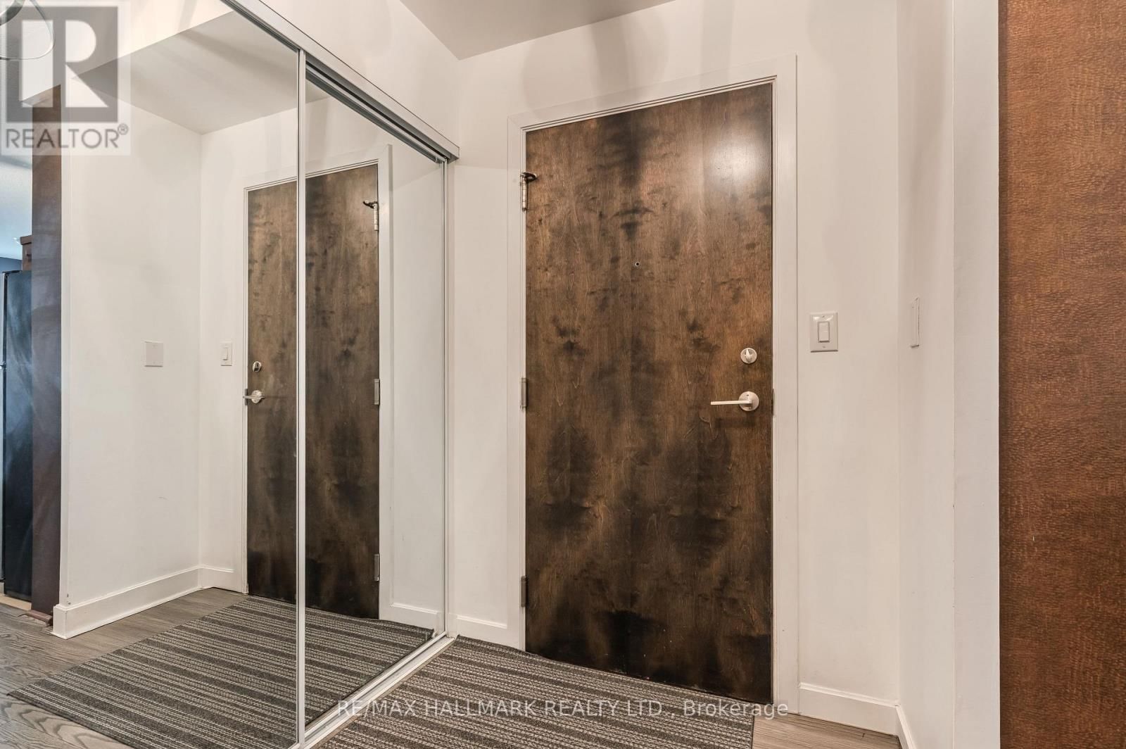 2211 - 18 HARBOUR STREET Image 10