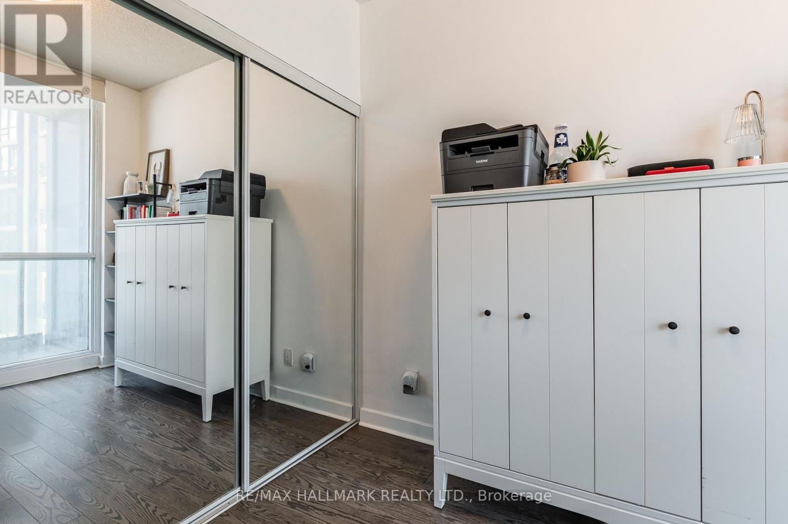 2211 - 18 HARBOUR STREET Image 18