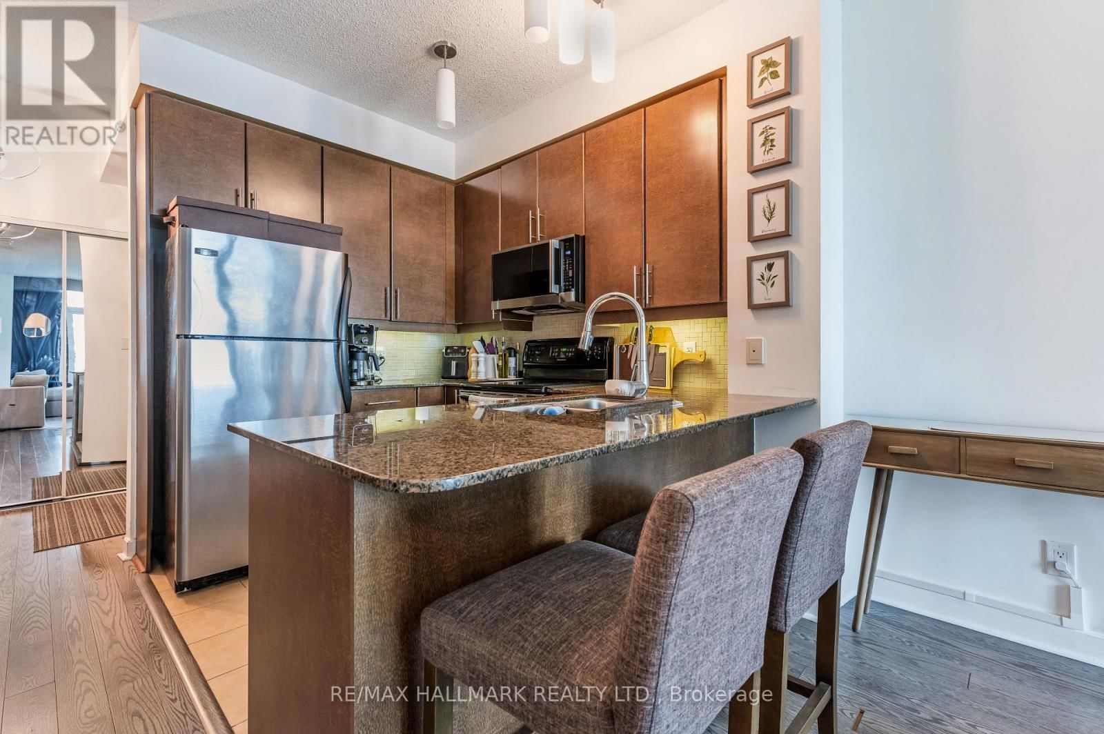 2211 - 18 HARBOUR STREET Image 5