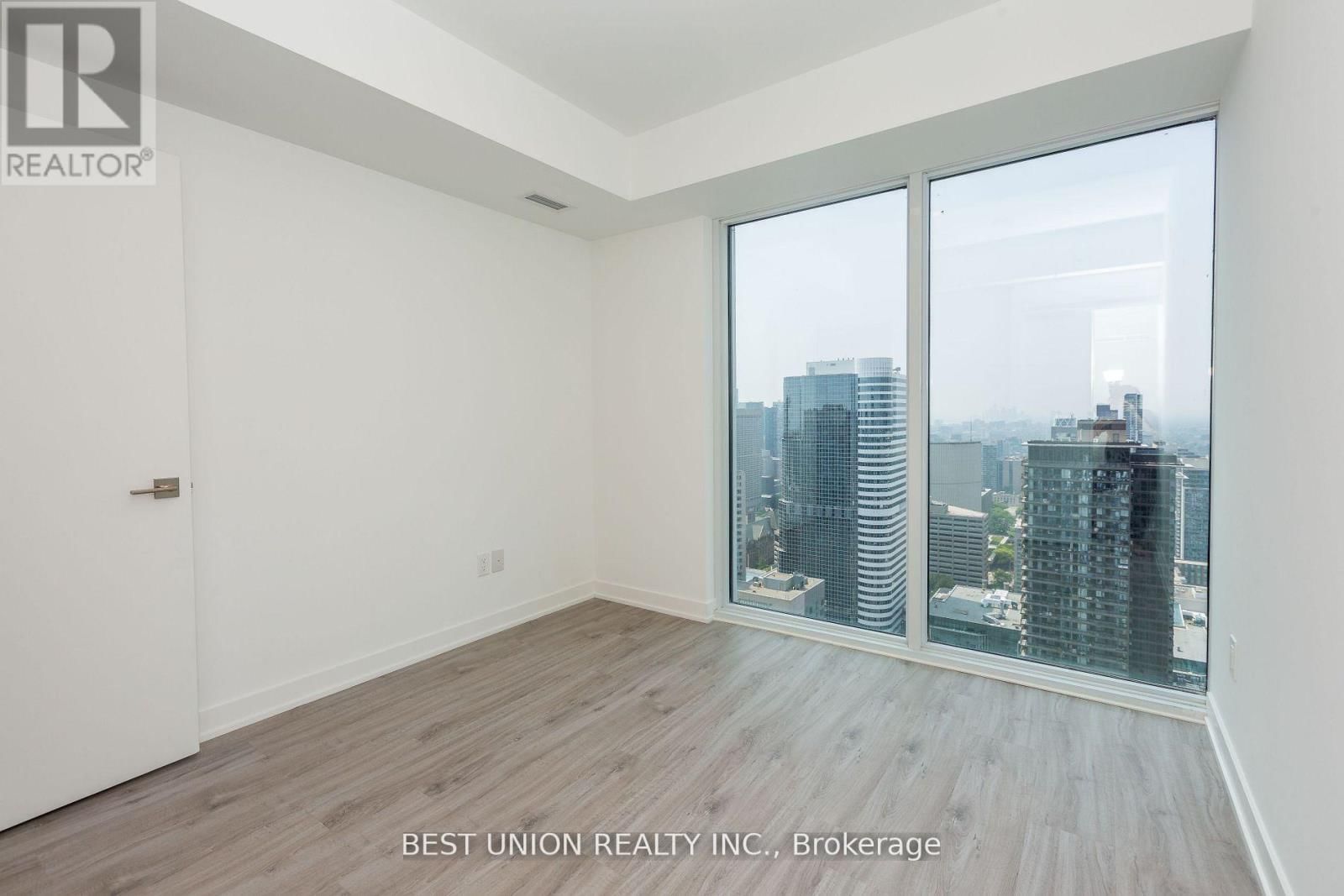 4816 - 252 CHURCH STREET EAST Image 13