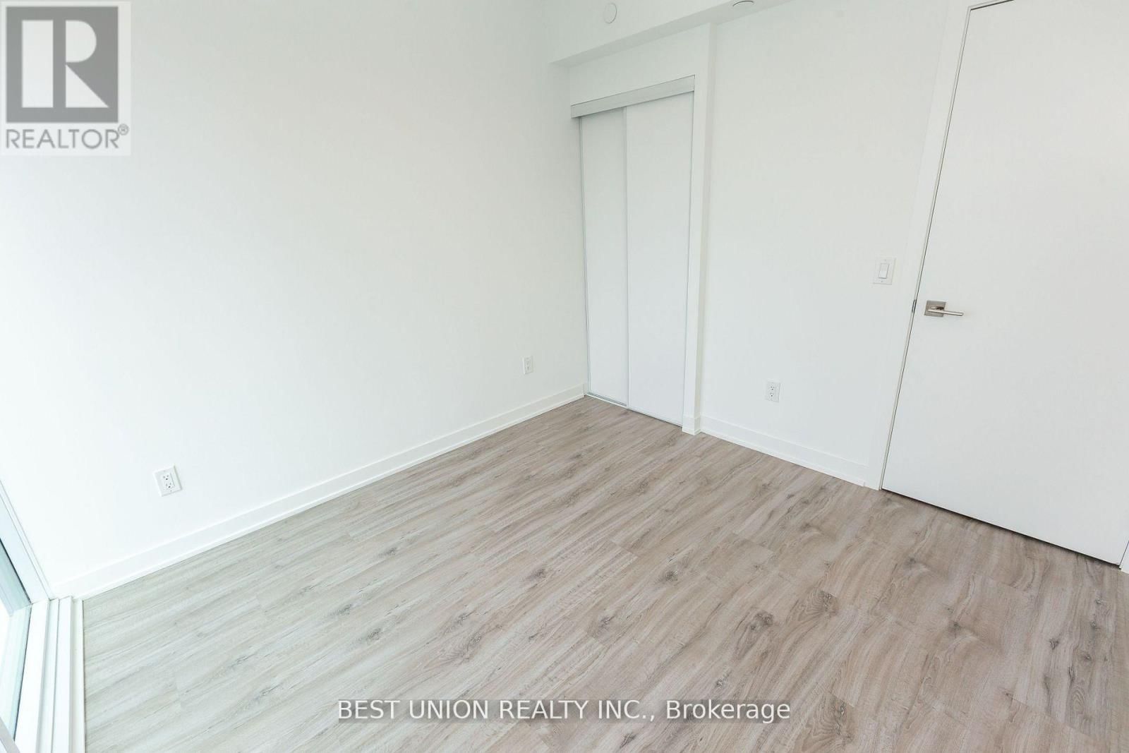 4816 - 252 CHURCH STREET EAST Image 14