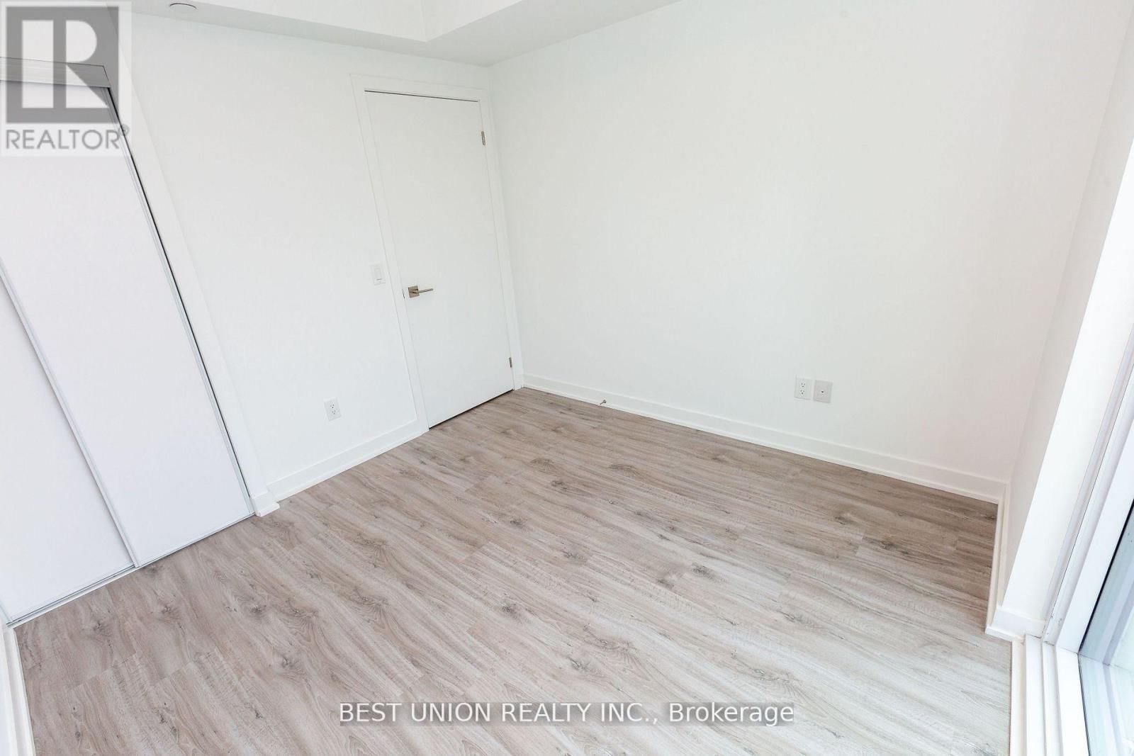 4816 - 252 CHURCH STREET EAST Image 15