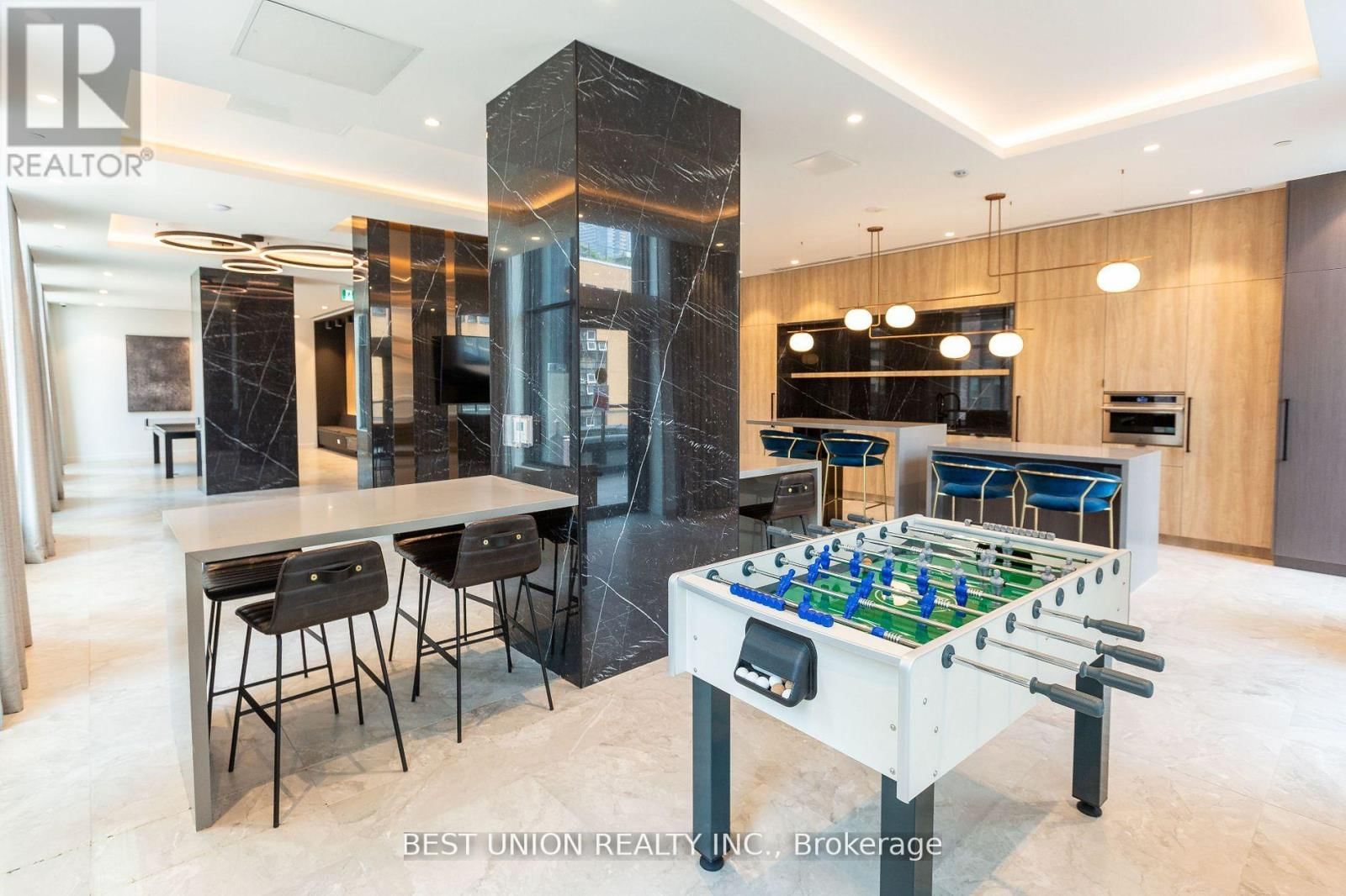 4816 - 252 CHURCH STREET EAST Image 19