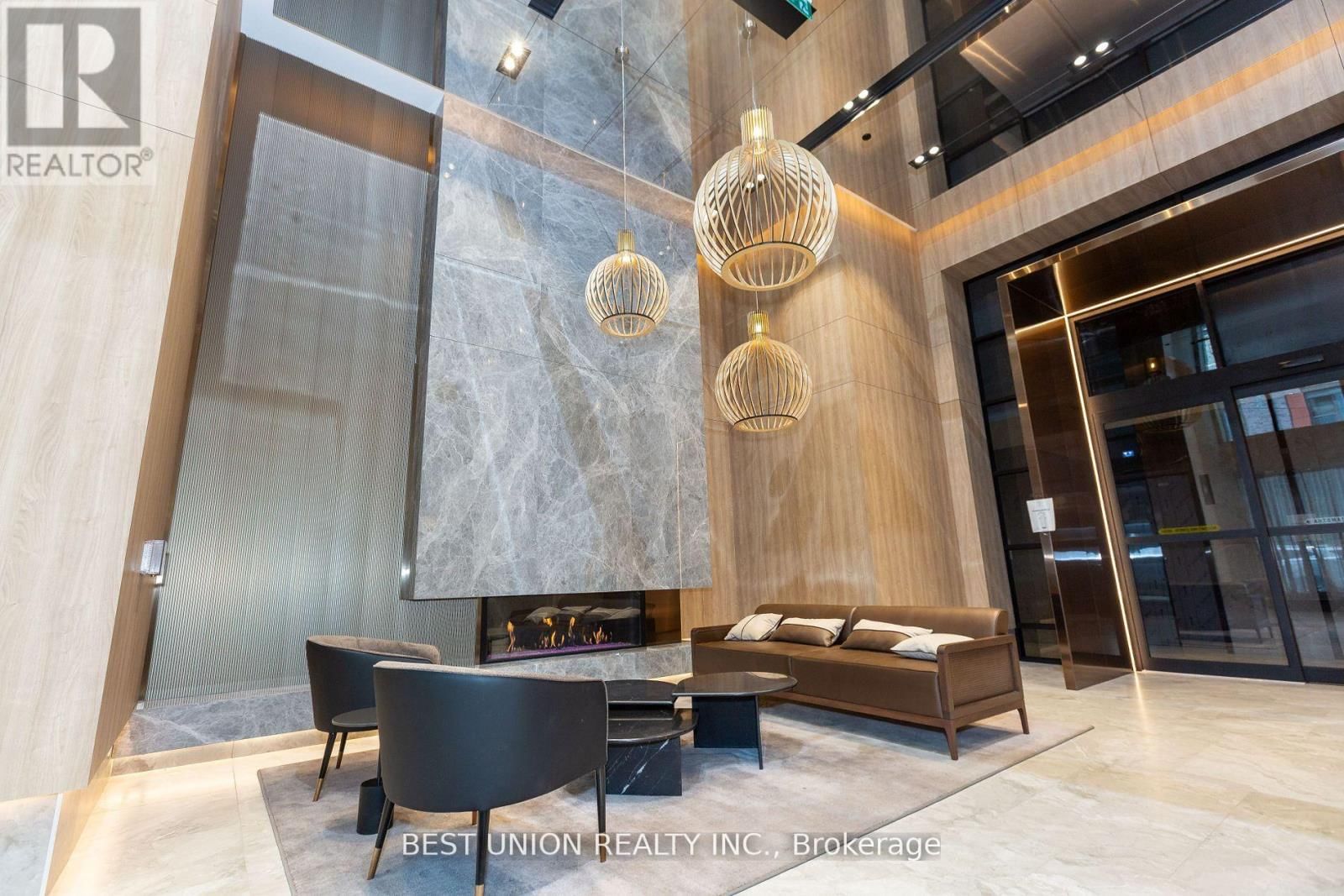 4816 - 252 CHURCH STREET EAST Image 2