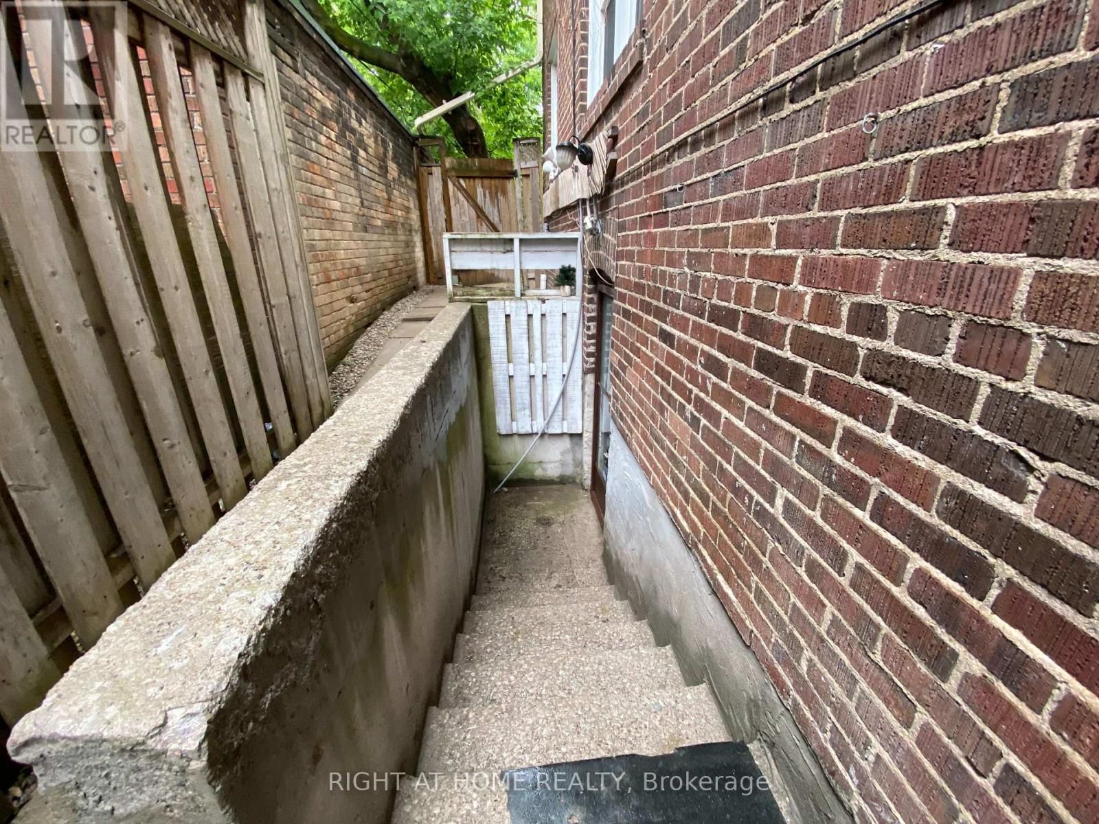 Bsmt - 1196 AVENUE ROAD Image 21