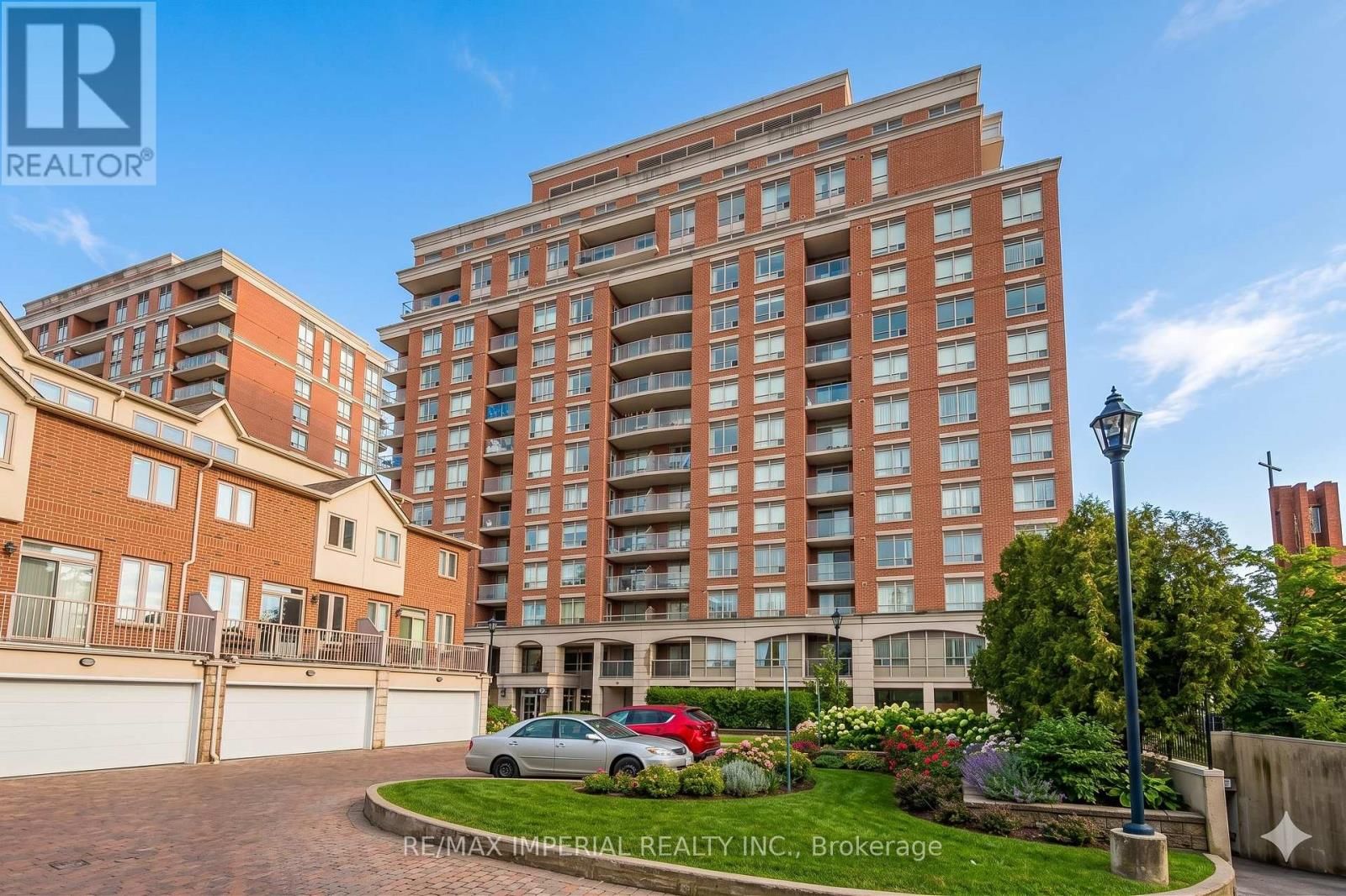 RG1 - 2 CLAIRTRELL ROAD Image 2