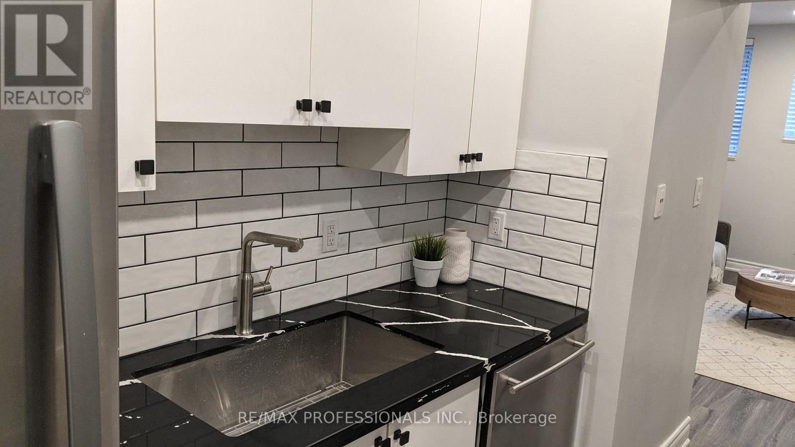 105 - 412 JARVIS STREET Image 10