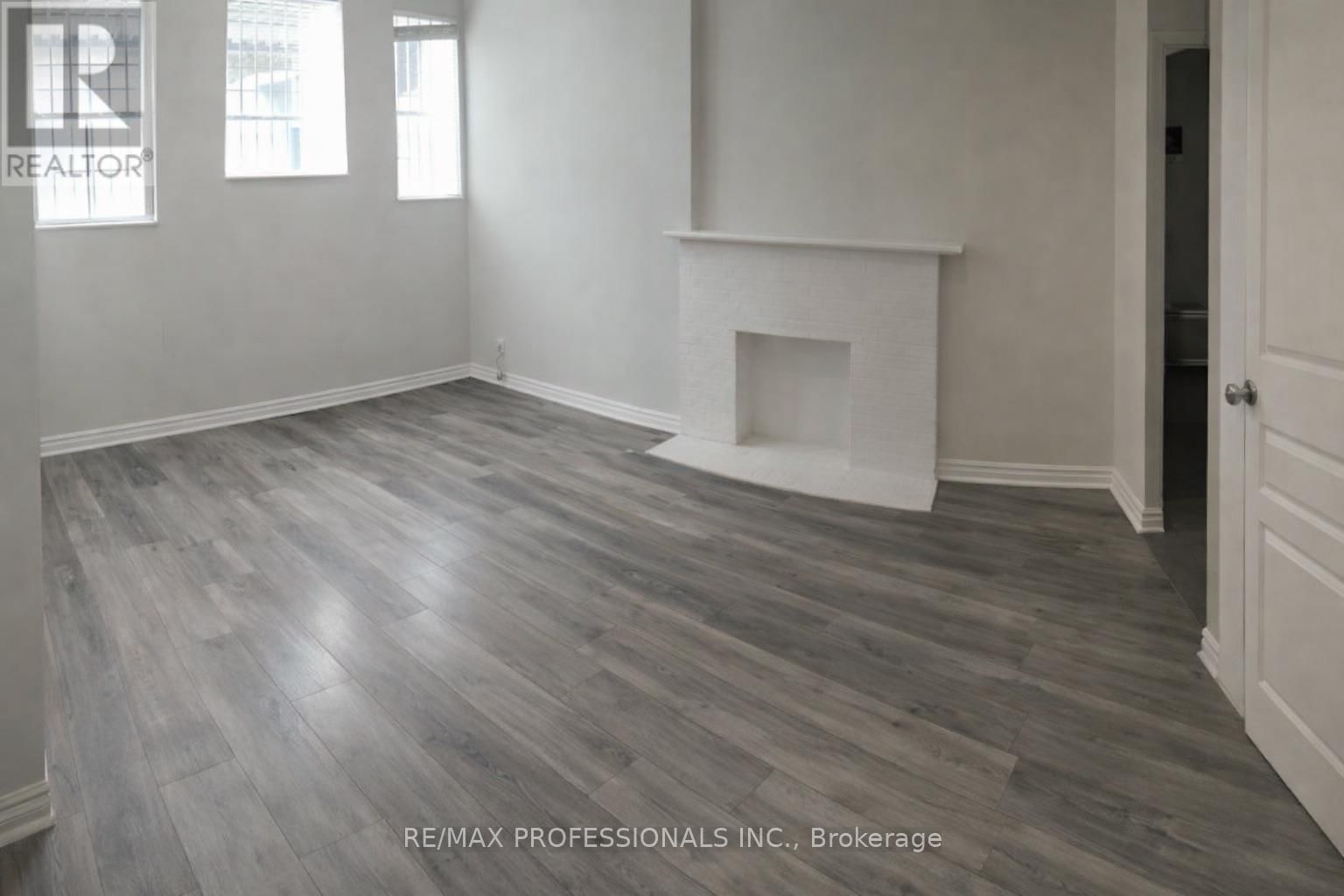 105 - 412 JARVIS STREET Image 3