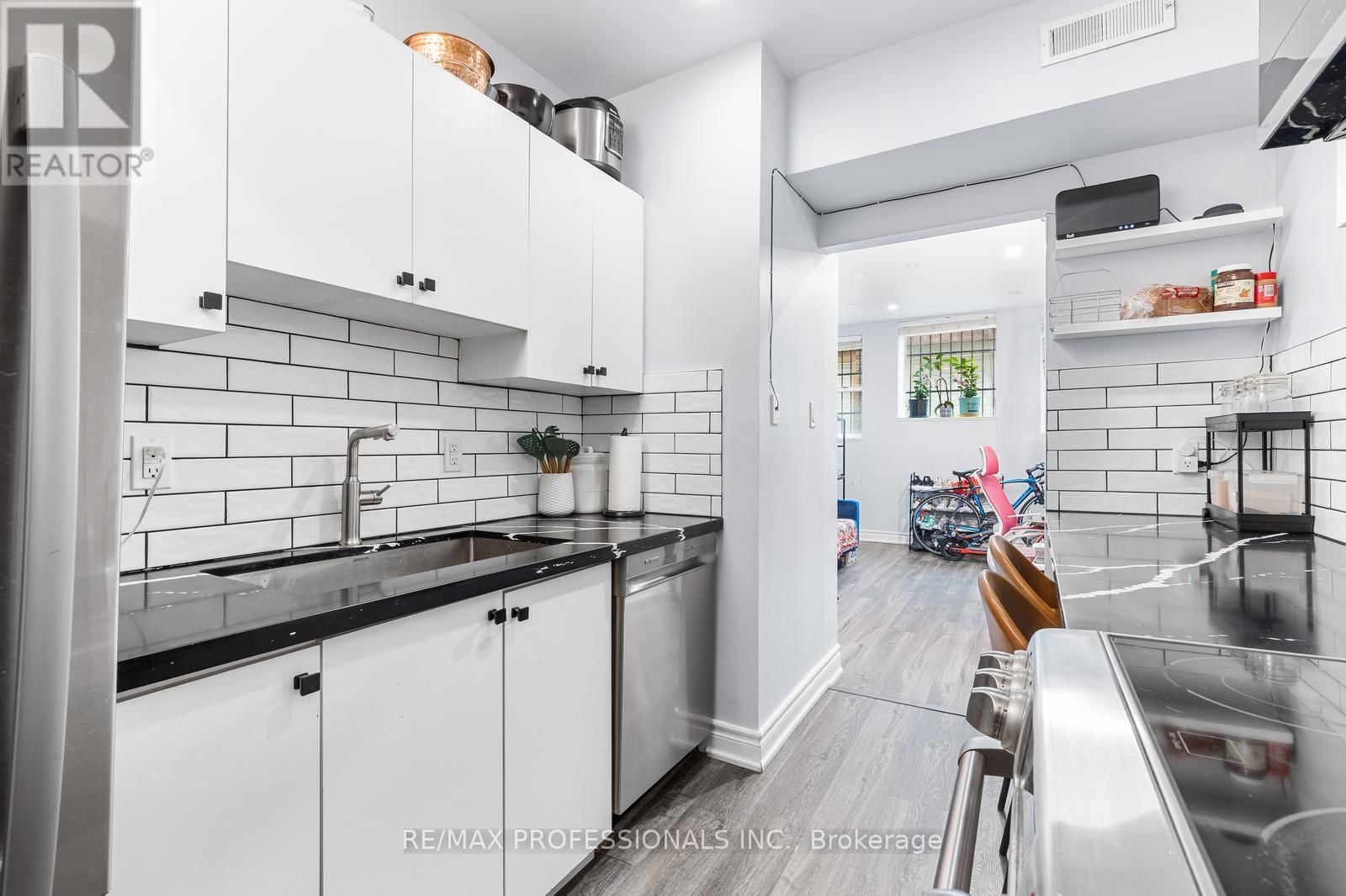 105 - 412 JARVIS STREET Image 8