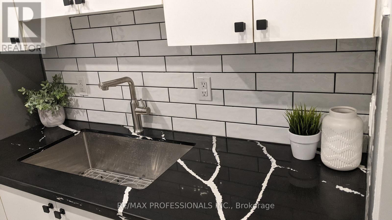 105 - 412 JARVIS STREET Image 9