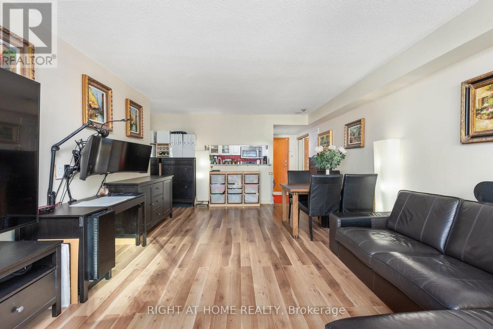 2306 - 77 HARBOUR SQUARE Image 11