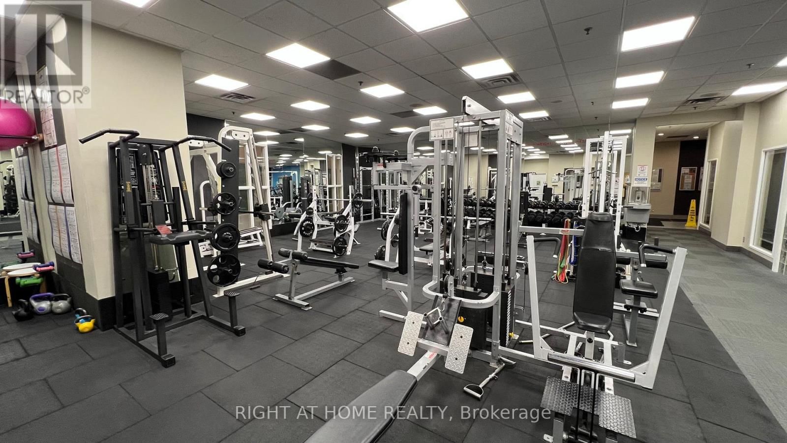 2306 - 77 HARBOUR SQUARE Image 31