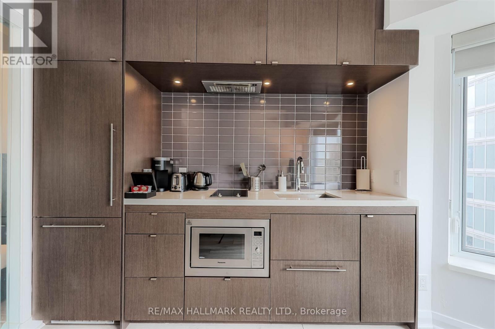 1412 - 155 YORKVILLE AVENUE Image 10