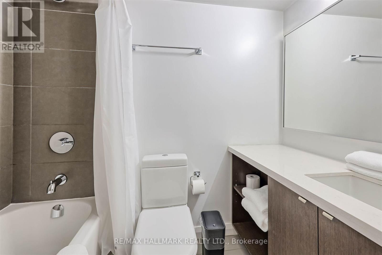 1412 - 155 YORKVILLE AVENUE Image 12