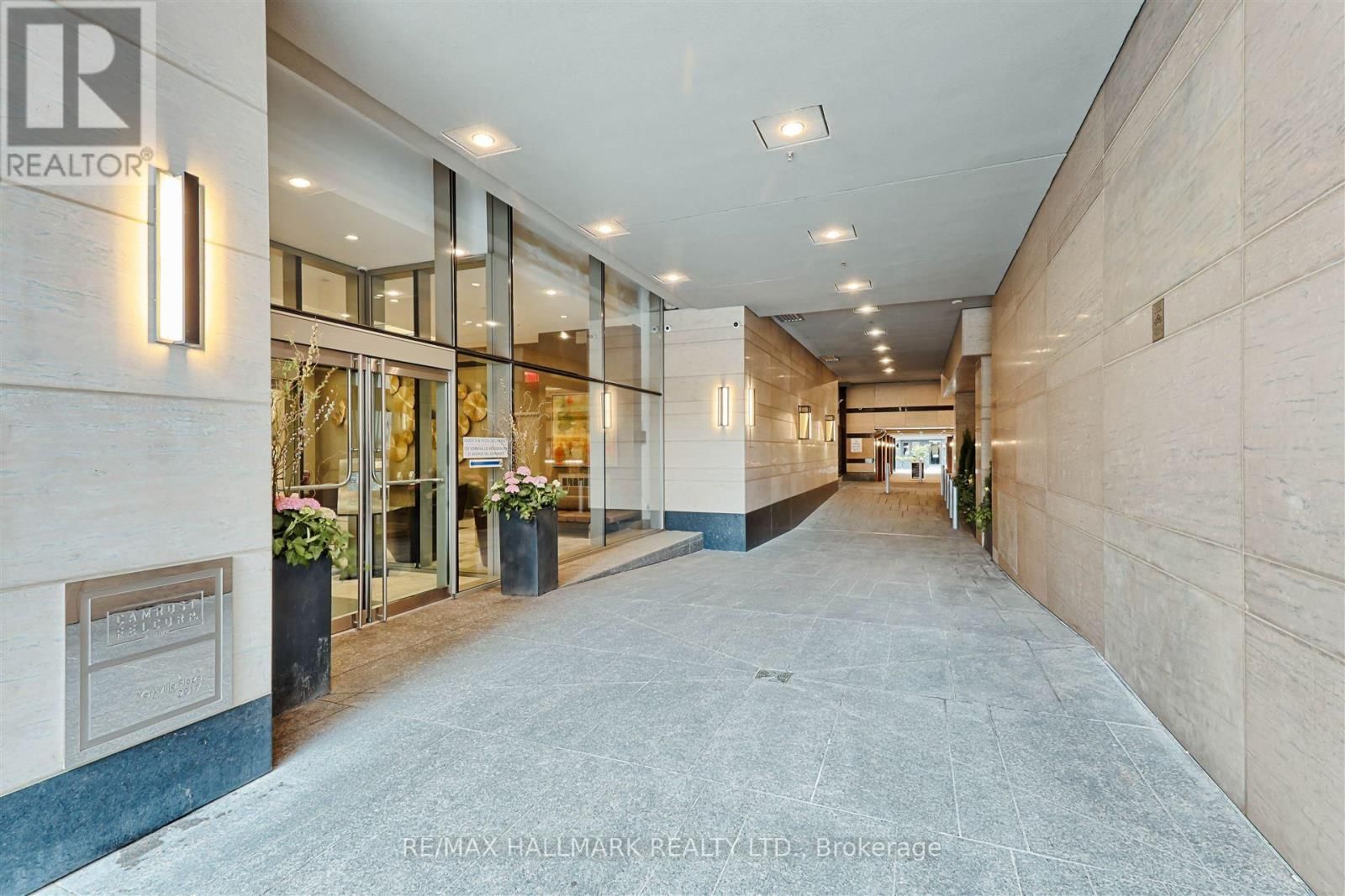 1412 - 155 YORKVILLE AVENUE Image 2