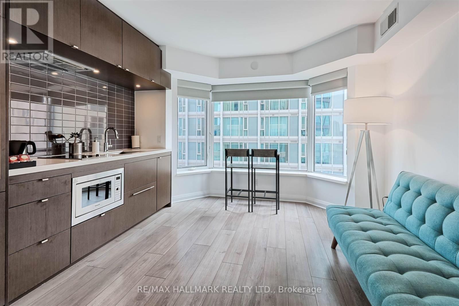 1412 - 155 YORKVILLE AVENUE Image 8