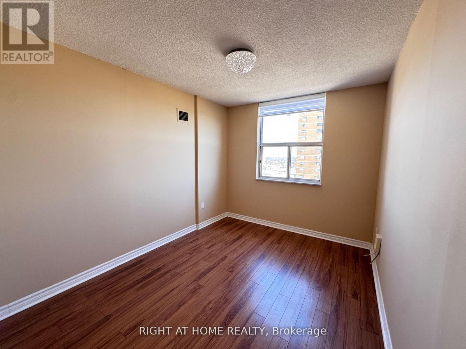 2104 - 205 HILDA AVENUE Image 14