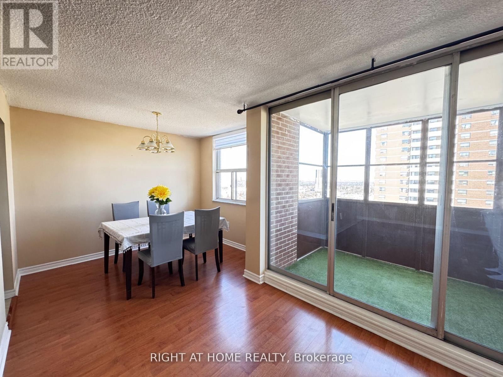 2104 - 205 HILDA AVENUE Image 7