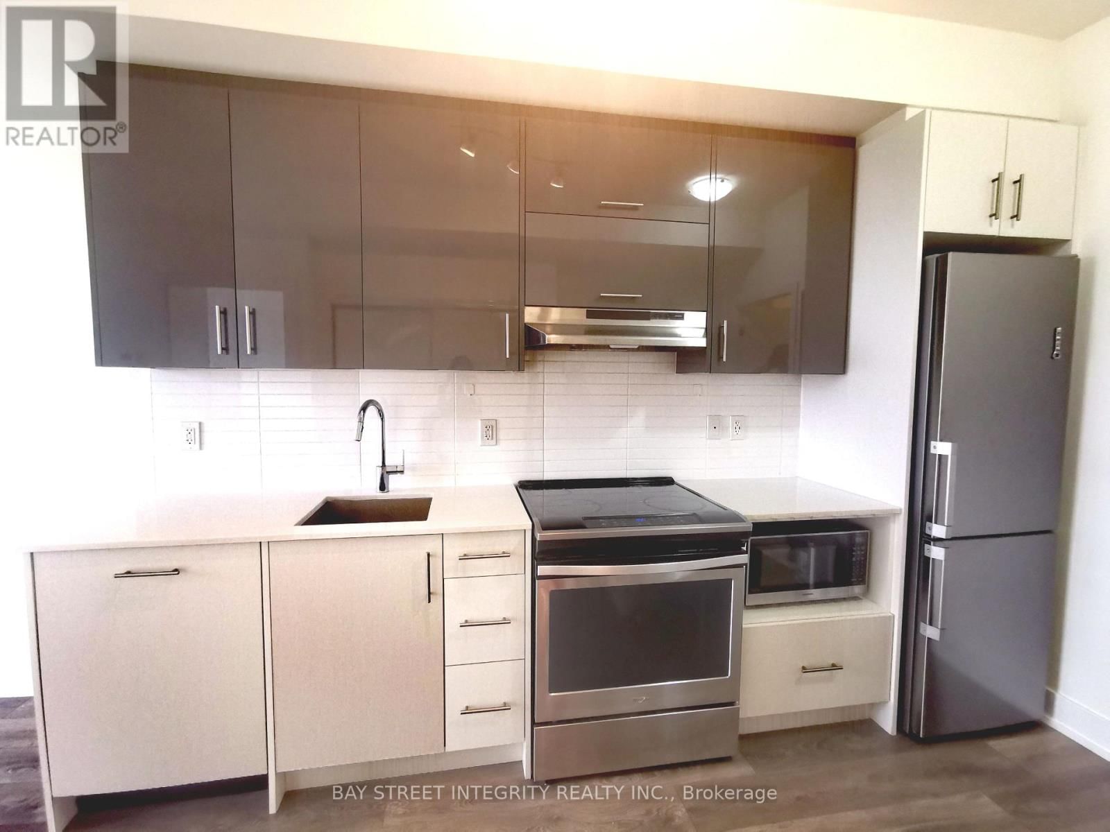 1607 - 180 FAIRVIEW MALL DRIVE Image 2