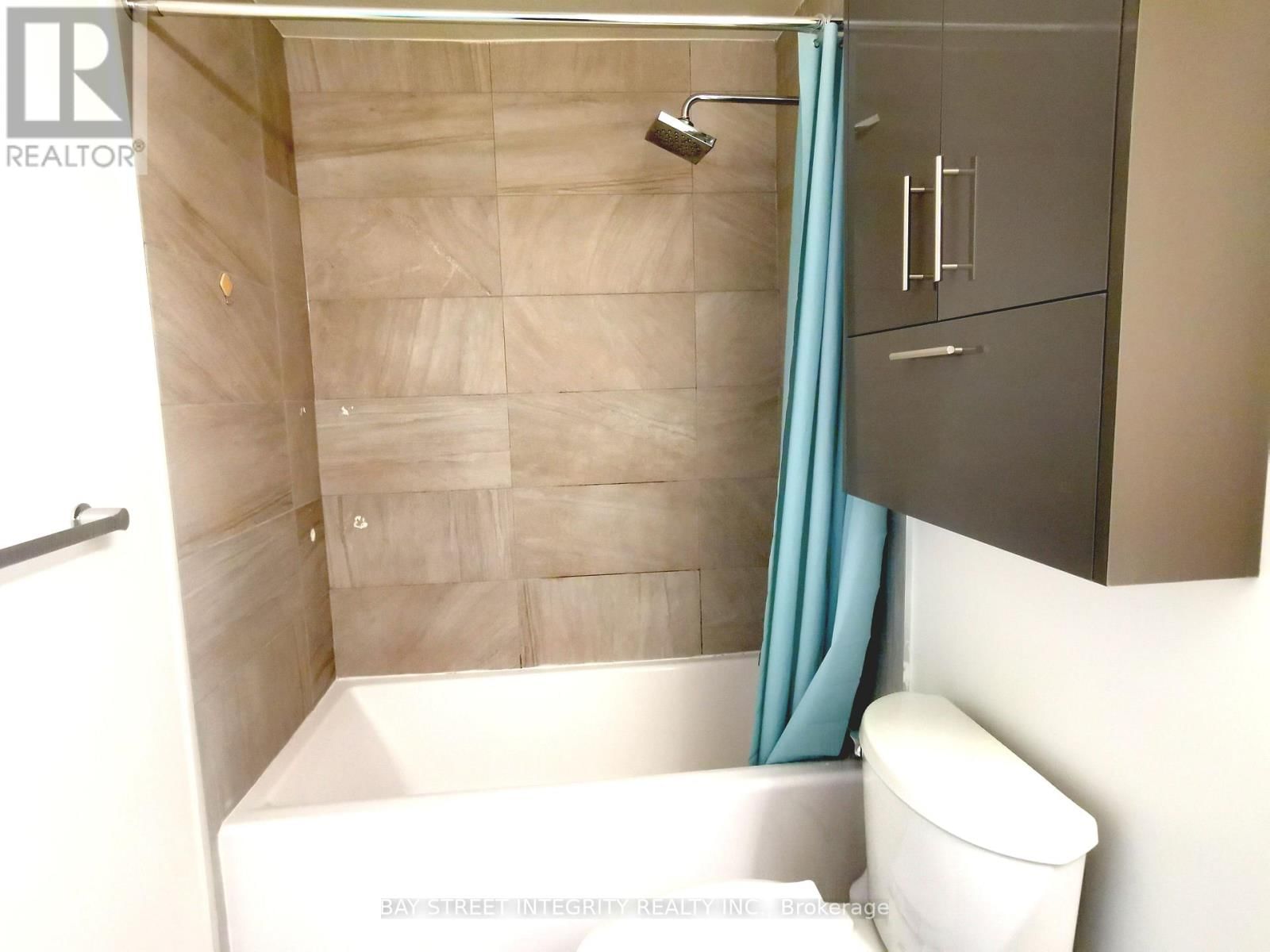 1607 - 180 FAIRVIEW MALL DRIVE Image 6