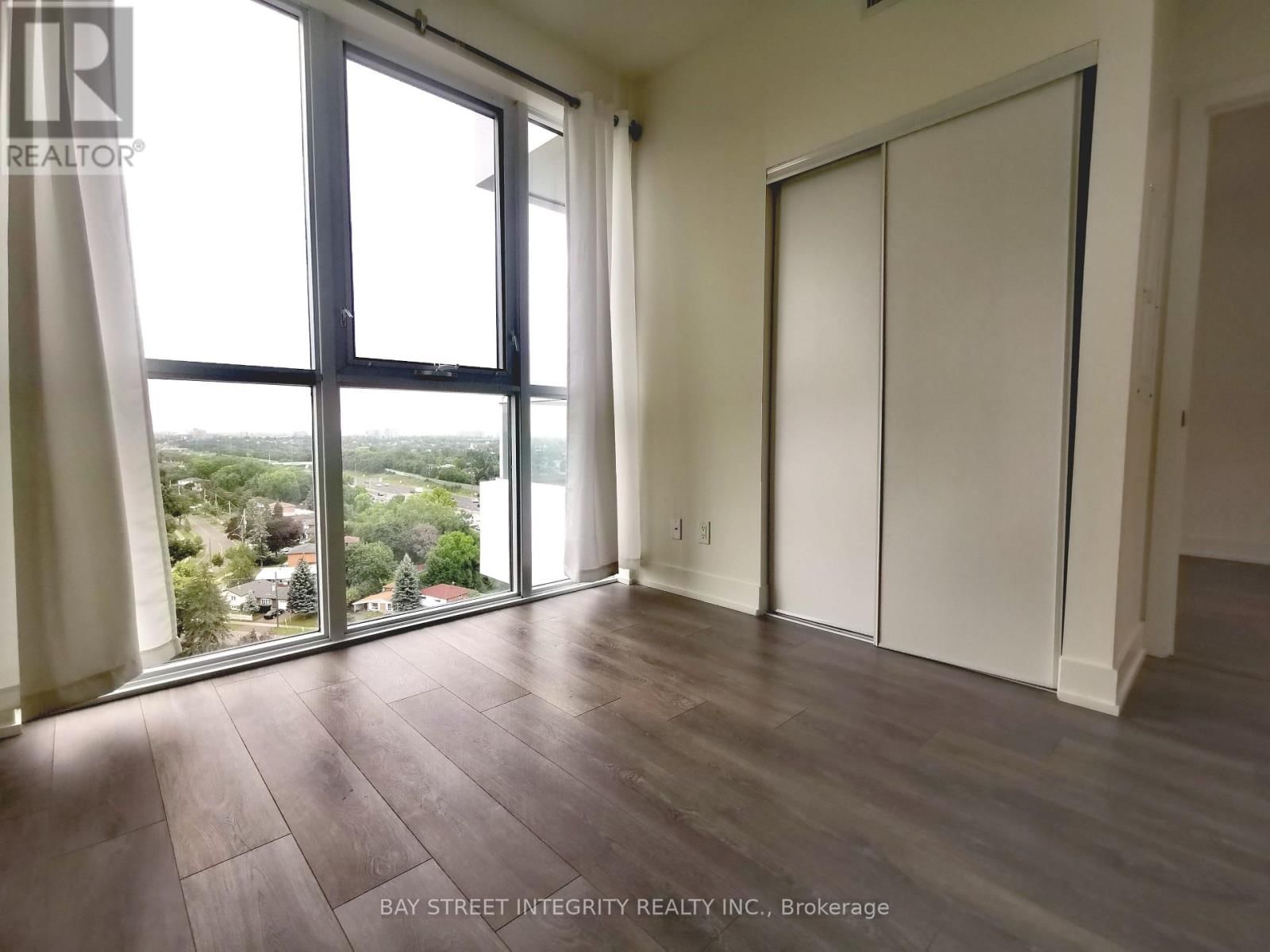 1607 - 180 FAIRVIEW MALL DRIVE Image 9