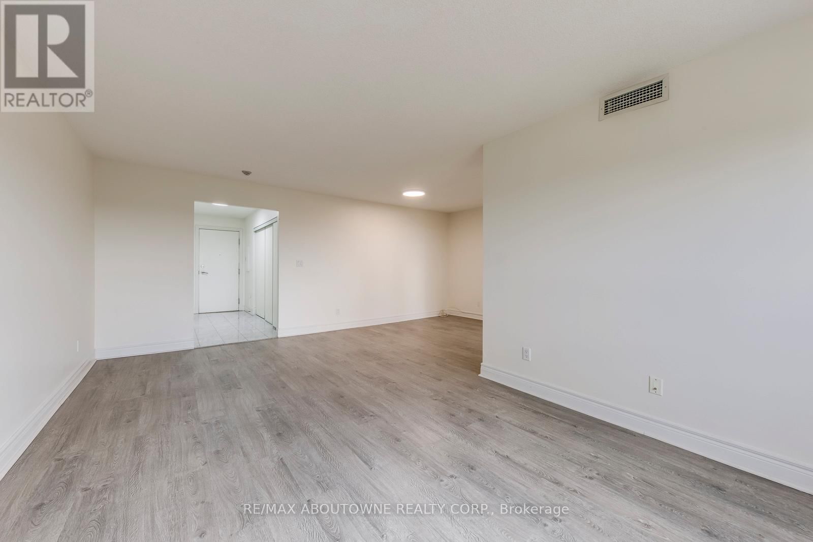 1805 - 5418 YONGE STREET Image 11