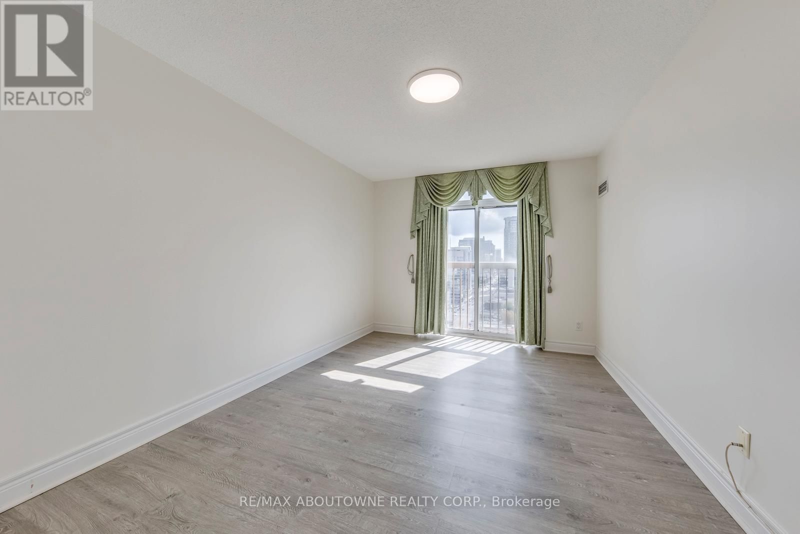 1805 - 5418 YONGE STREET Image 27