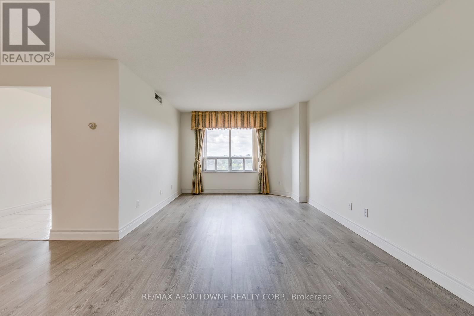 1805 - 5418 YONGE STREET Image 7