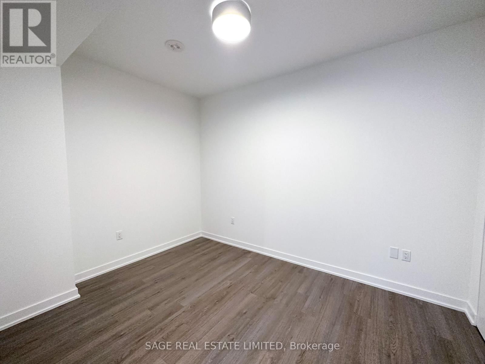 2009 - 357 KING STREET WEST Image 20