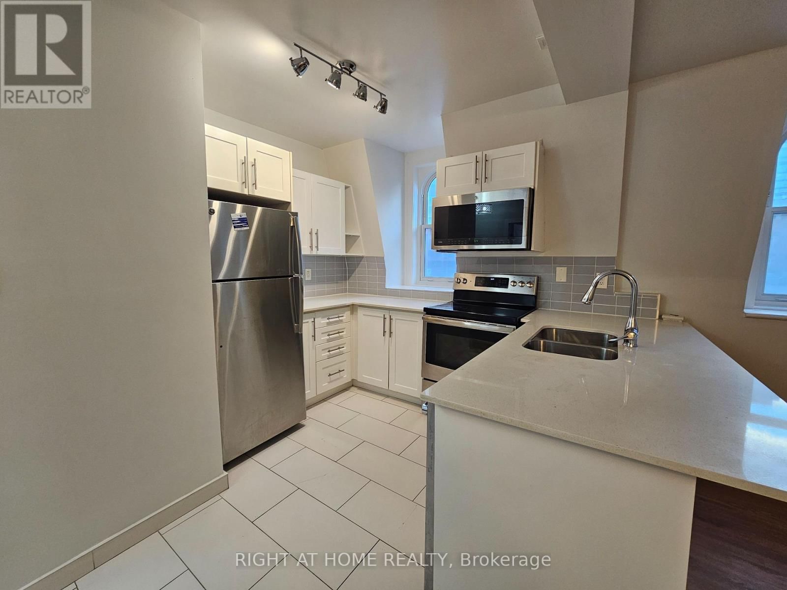 301 - 505 CHURCH STREET Image 10